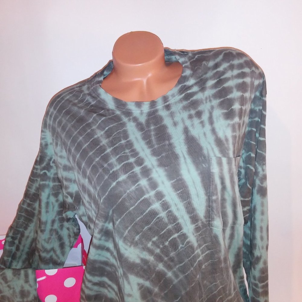 Victoria Secret PINK T Shirt - Picture 2 of 5
